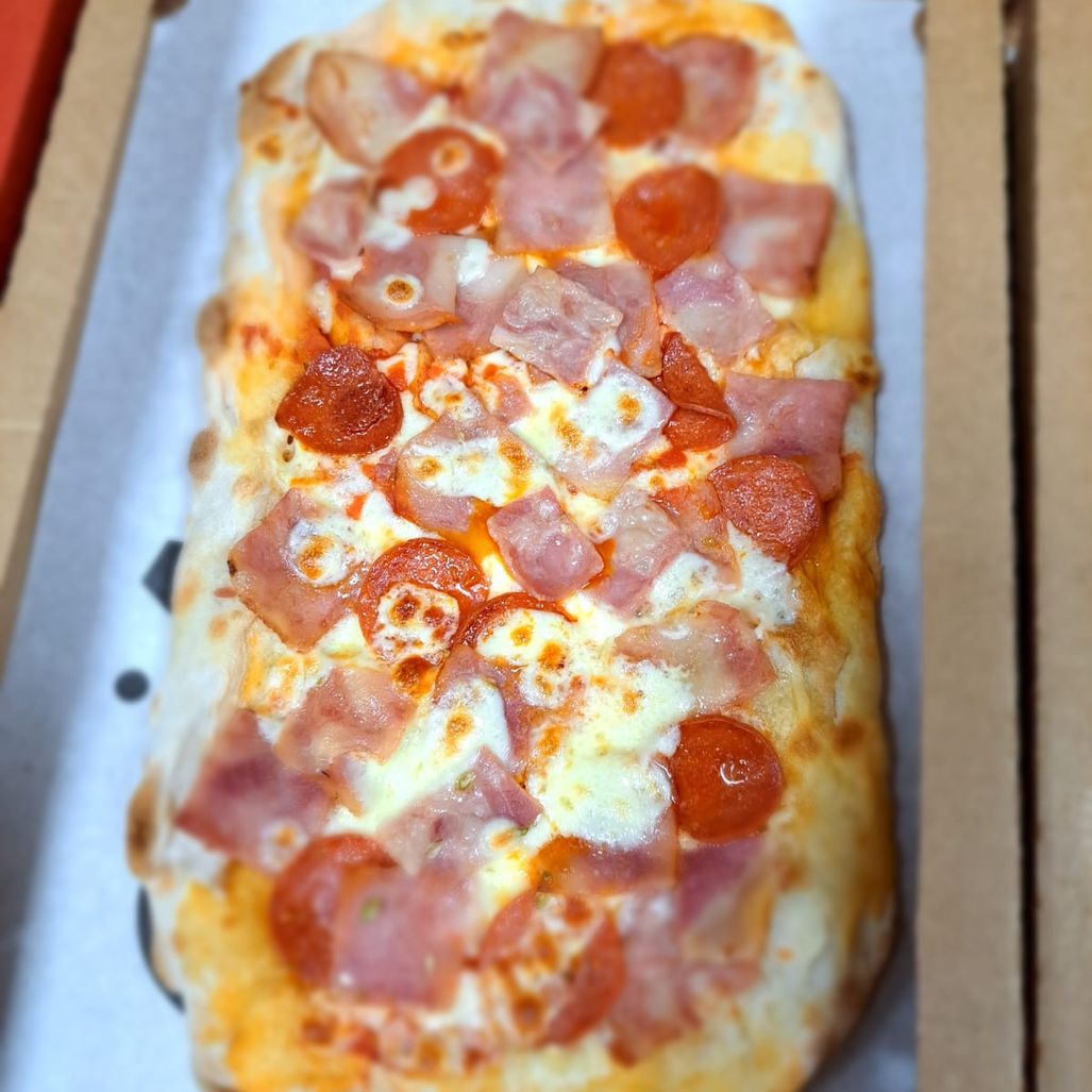 Pizza con bacon y chorizo